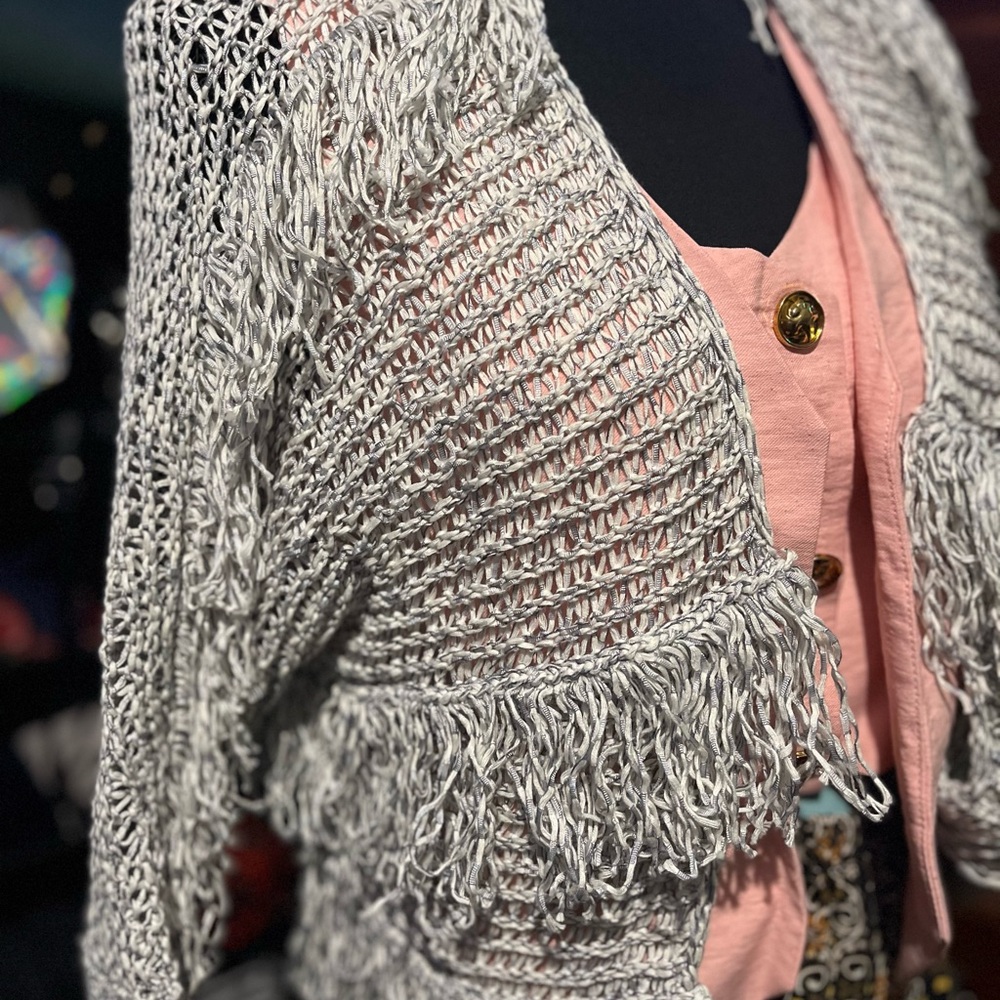 #743-(M) NWT-INC international tan open Fringe Sweater